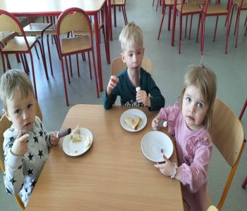 Wycieczka przedszkolaków do kina. zdjecie 6