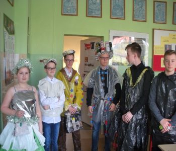 ŚWIATOWY  DZIEŃ ZIEMI W SAMORZĄDOWYM ZESPOLE SZKÓŁ W GNIEWINIE zdjecie 0
