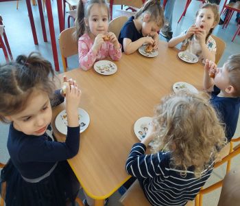 Tłusty czwartek w przedszkolu. zdjecie 19