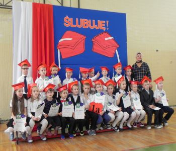 Ślubowanie pierwszoklasistów zdjecie 12