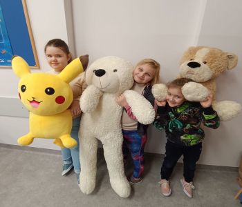 Dzień pluszowego misia w klasach 0a i 1a zdjecie 1