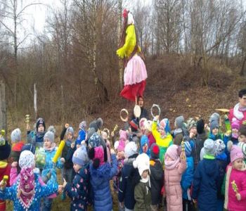 Pierwszy Dzień Wiosny w przedszkolu zdjecie 1