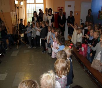 Wspomnienia z uroczystości pasowania na przedszkolaka zdjecie 6