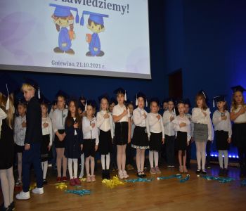 Ślubowanie klas pierwszych. zdjecie 11
