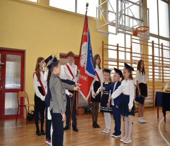 Ślubowanie pierwszoklasistów. zdjecie 10