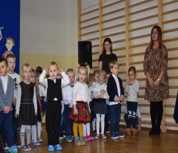 Uroczyste pasowanie na przedszkolaka. zdjecie 6
