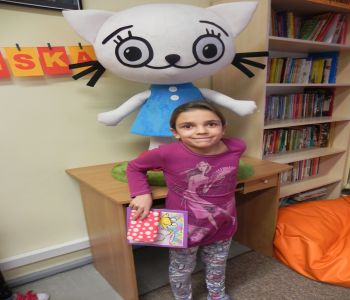 Autorka Kici Koci zagościła w szkolnej bibliotece. Spotkanie z Anitą Głowińską. zdjecie 32