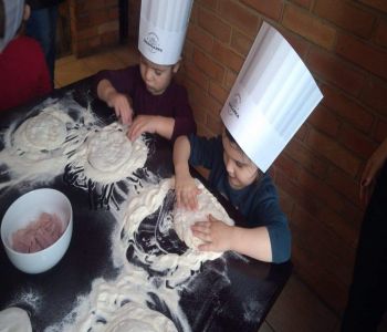 Wycieczka przedszkolaków z okazji Dnia Pizzy. zdjecie 2