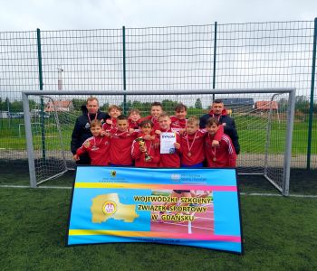 Szkoła Mistrzostwa Sportowego Stolem Gniewino Złotymi Medalistami Województwa Pomorskiego zdjecie 1