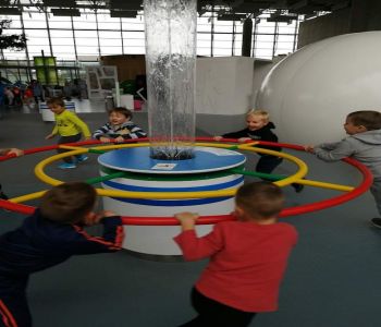 Przedszkolaki w Centrum Nauki Experyment. zdjecie 2