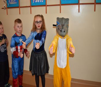 Bal karnawałowy klas młodszych. zdjecie 25