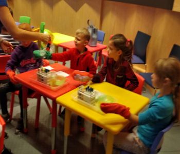 Wycieczka kl. 1A do Centrum Nauki Eksperyment. zdjecie 123