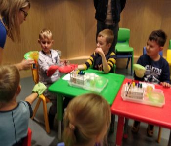 Wycieczka kl. 1A do Centrum Nauki Eksperyment. zdjecie 119