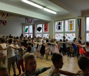 Zabawa andrzejkowa klas I-III. zdjecie 8