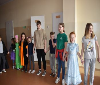Bal karnawałowy klas młodszych. zdjecie 99