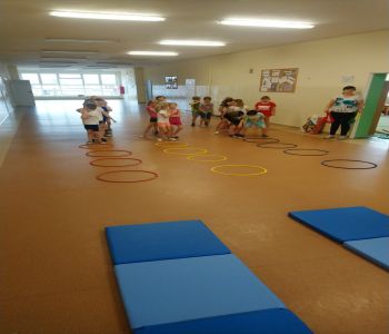 Wiosenne zmagania klas zerowych. zdjecie 20